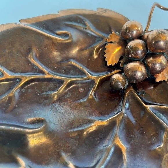 Vintage Copper Grape Leaf Metalware Tray - Picture 6 of 11